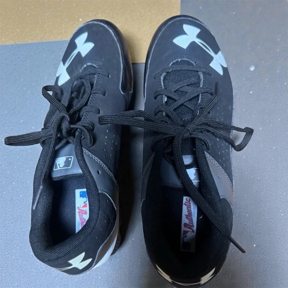 Under Armour Leadoff Low RM Baseball Cleats - Black/White
